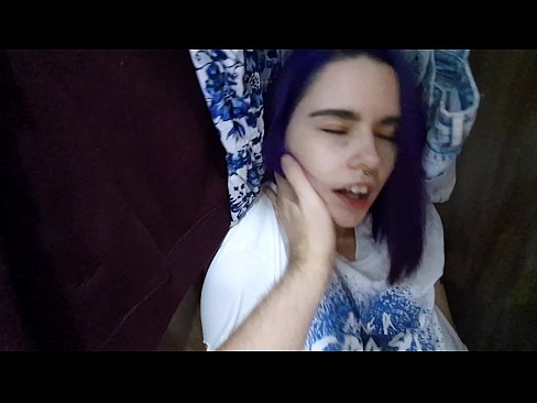 ❤️ الماري ۾ منهنجي سس مليو ۽ هن جي مدد ڪئي ﹏